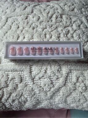 Static Nails Reusable Press-On Manicure - Soft Pink Almond Set